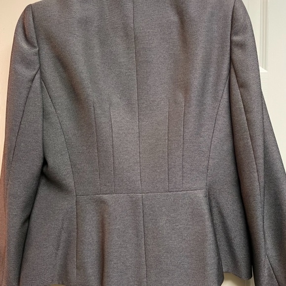 Suite - Picture 2 of 7